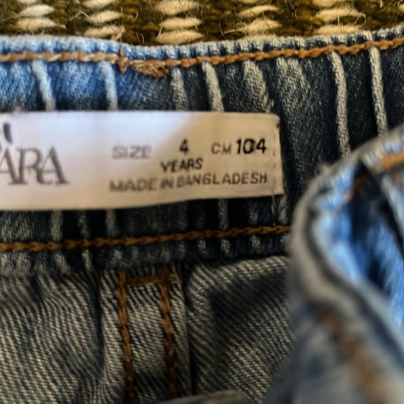 ZARA LITTLE GIRLS FLORAL FLARED PALAZZO JEANS SIZE 4T GUC - Picture 3 of 5